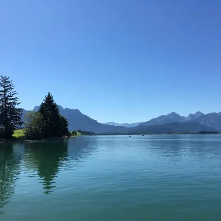 Erholsamer Traumurlaub Wo Auf Bergen Schloesser Wachsen Lejlighed Prem