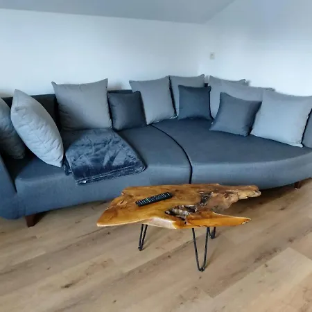 Erholsamer Traumurlaub Wo Auf Bergen Schloesser Wachsen Apartment