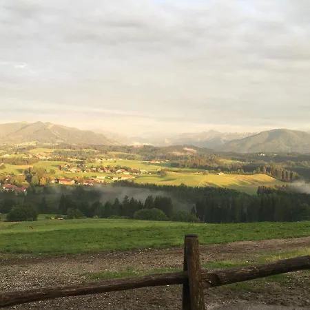 Erholsamer Traumurlaub Wo Auf Bergen Schloesser Wachsen
